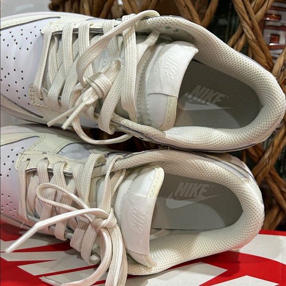 Nike Off-White Low-Top Sneakers - Picture 5 of 5